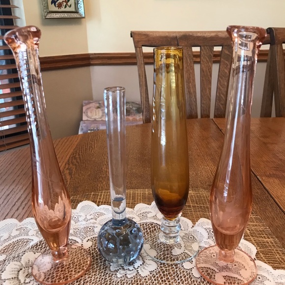 FOUR ANTIQUE BUD VASES - Picture 2 of 15